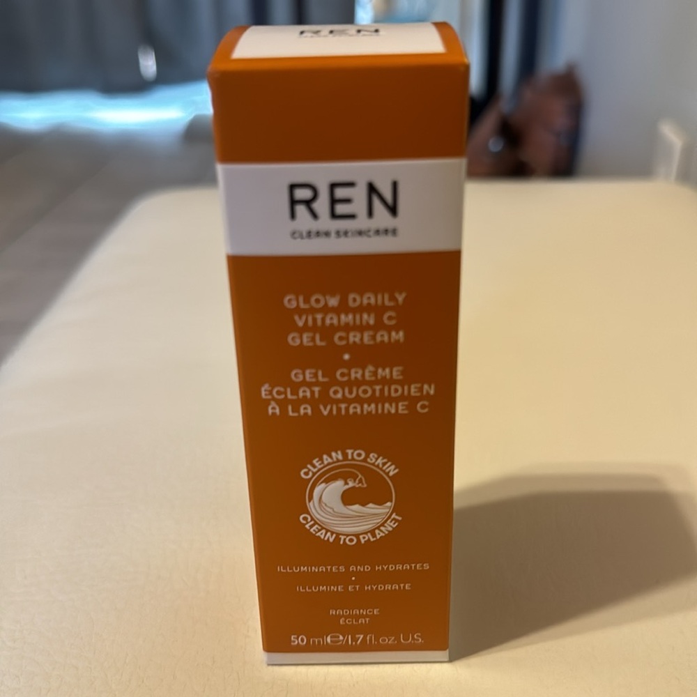 REN Clean Skincare Glow Daily Vitamin - C Gel Cream